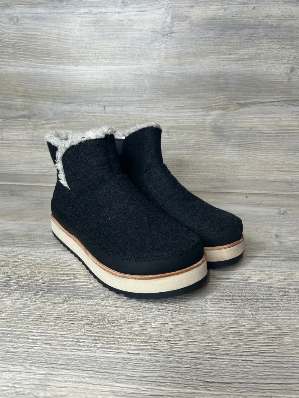 Merrell Juno Pull On Ankle Boots Black Size 8.5 Wool Fleece Casual Winter Warm